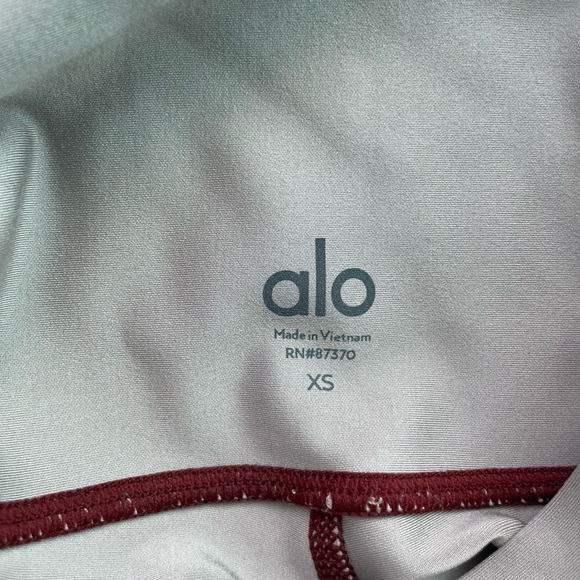 ALO Yoga Tan Leggings - Picture 4 of 9